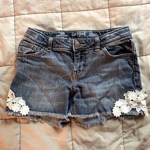 Cat and Jack super stretch jean shorts crochet